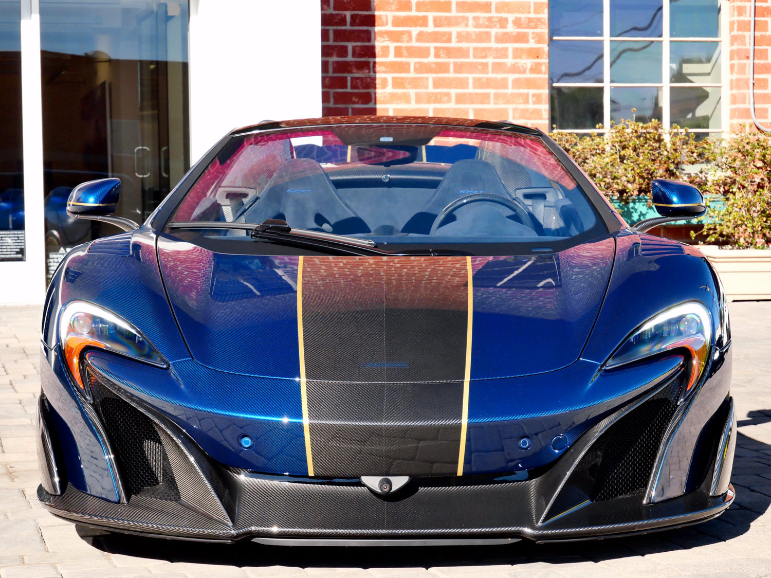 Used 2016 McLaren 675LT Spider photo 2