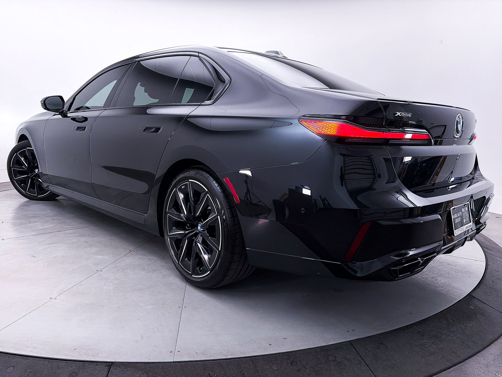 2023 BMW 760i xDrive