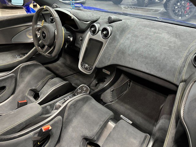 Used 2020 McLaren 600LT Spider photo 32