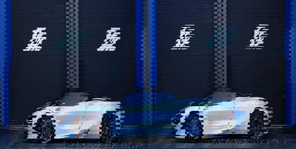 Used 2018 McLaren 720S Luxury photo 2