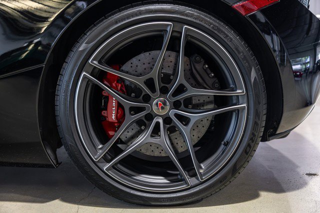 Used 2018 McLaren 720S Performance photo 33