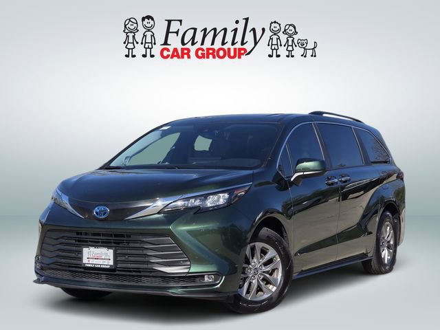 Used 2025 Toyota Sienna XLE w/ XLE Plus Package