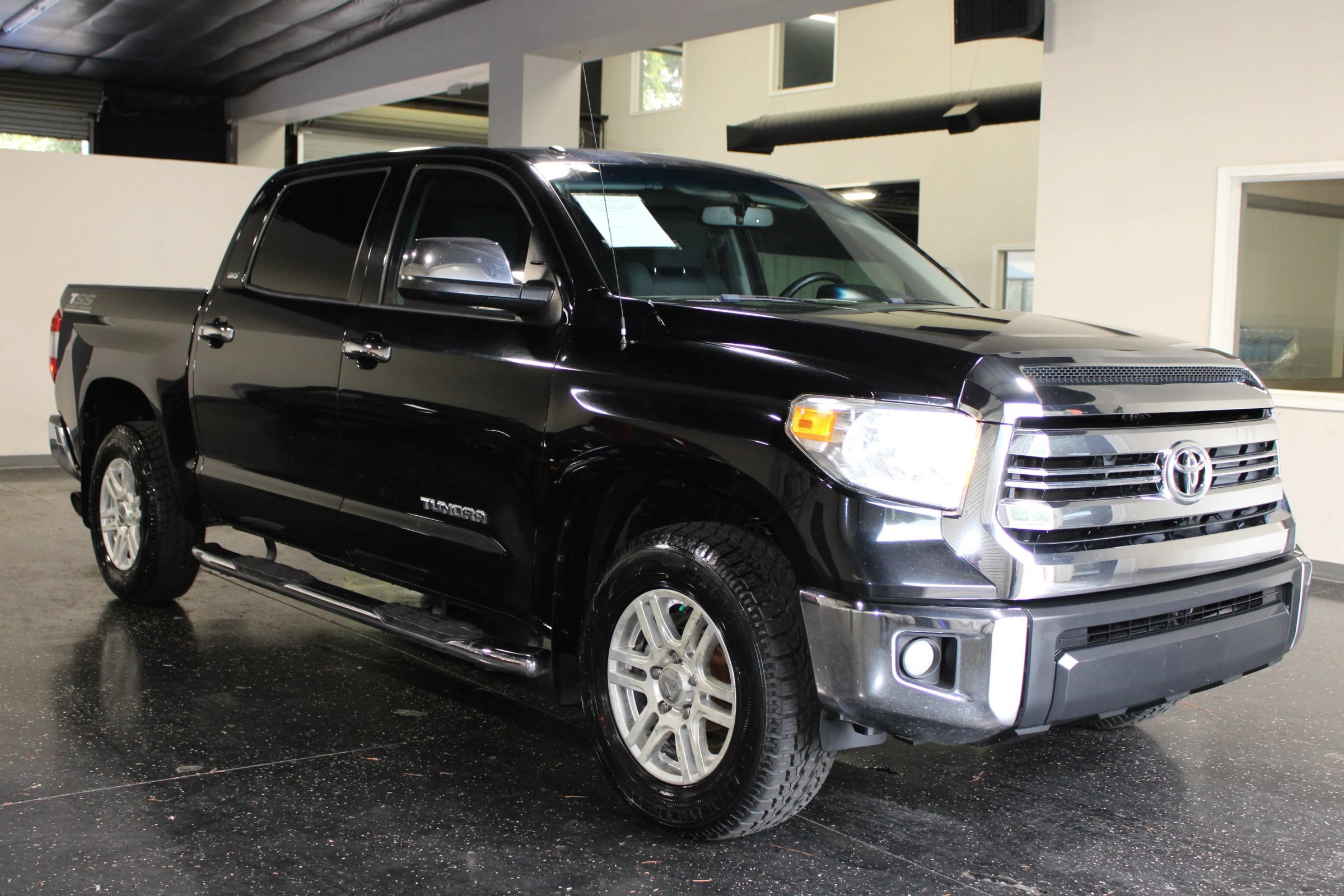 Used 2016 Toyota Tundra SR5 w/ SR5 Upgrade Package
