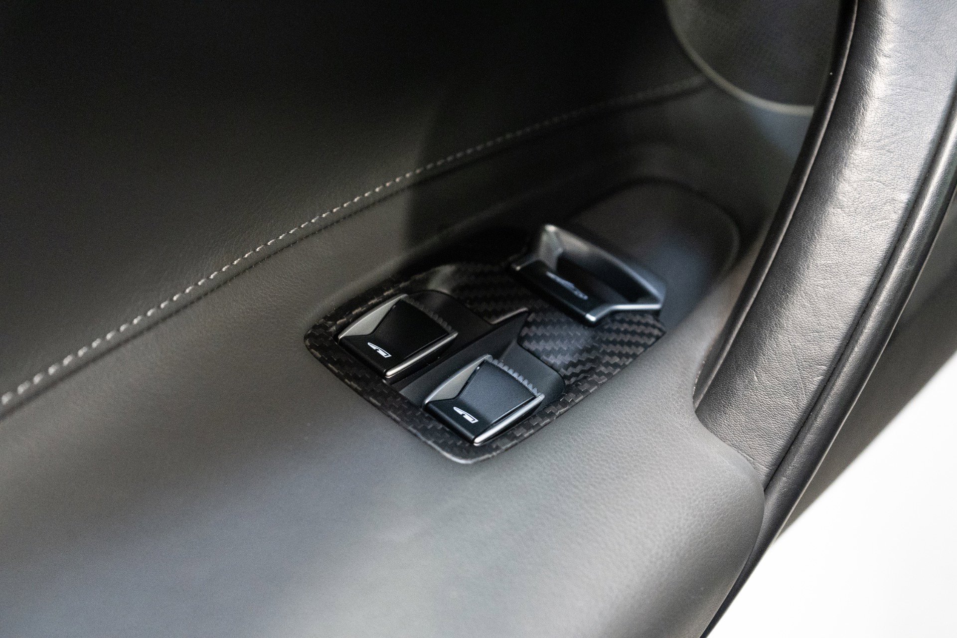 Used 2020 McLaren 720S Luxury photo 18