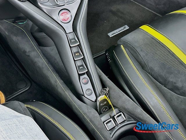 Used 2022 McLaren 720S Spider photo 35