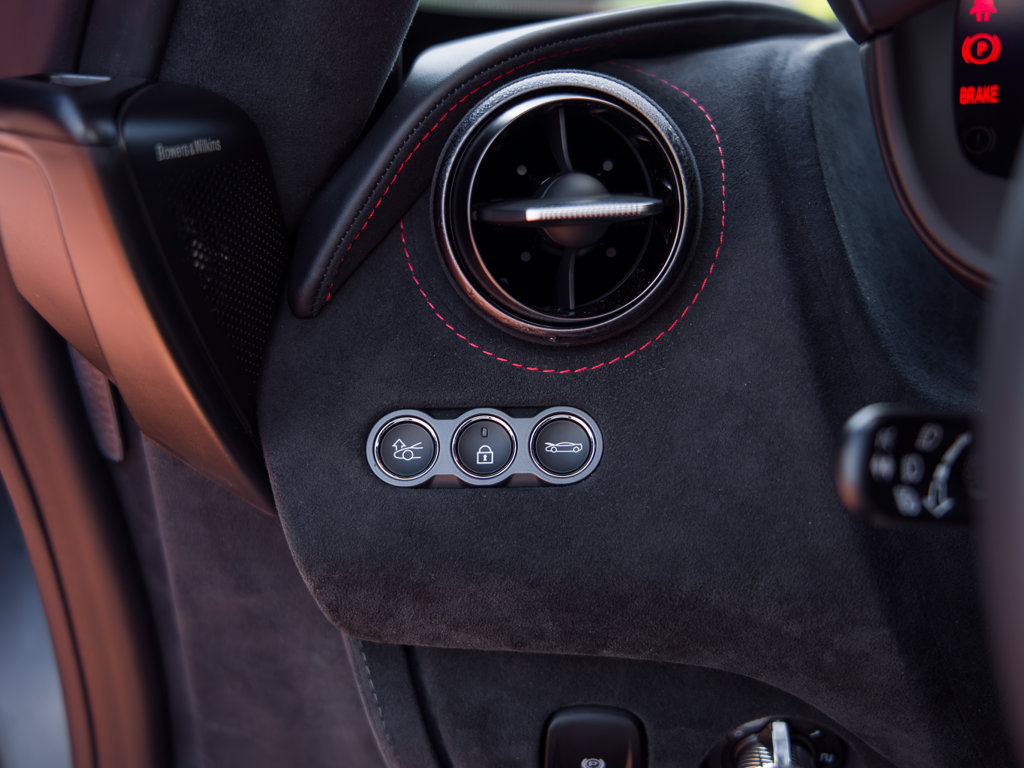 Used 2027 McLaren 750S Spider photo 20