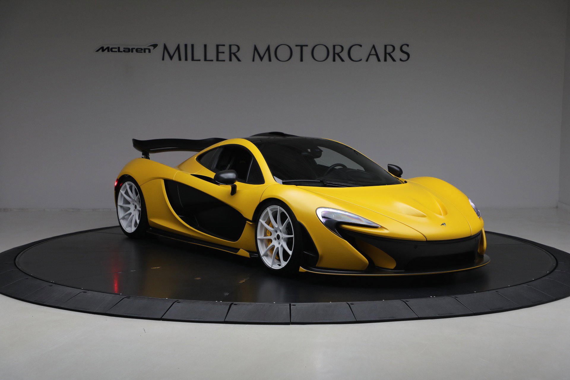 Used 2015 McLaren P1 photo 11