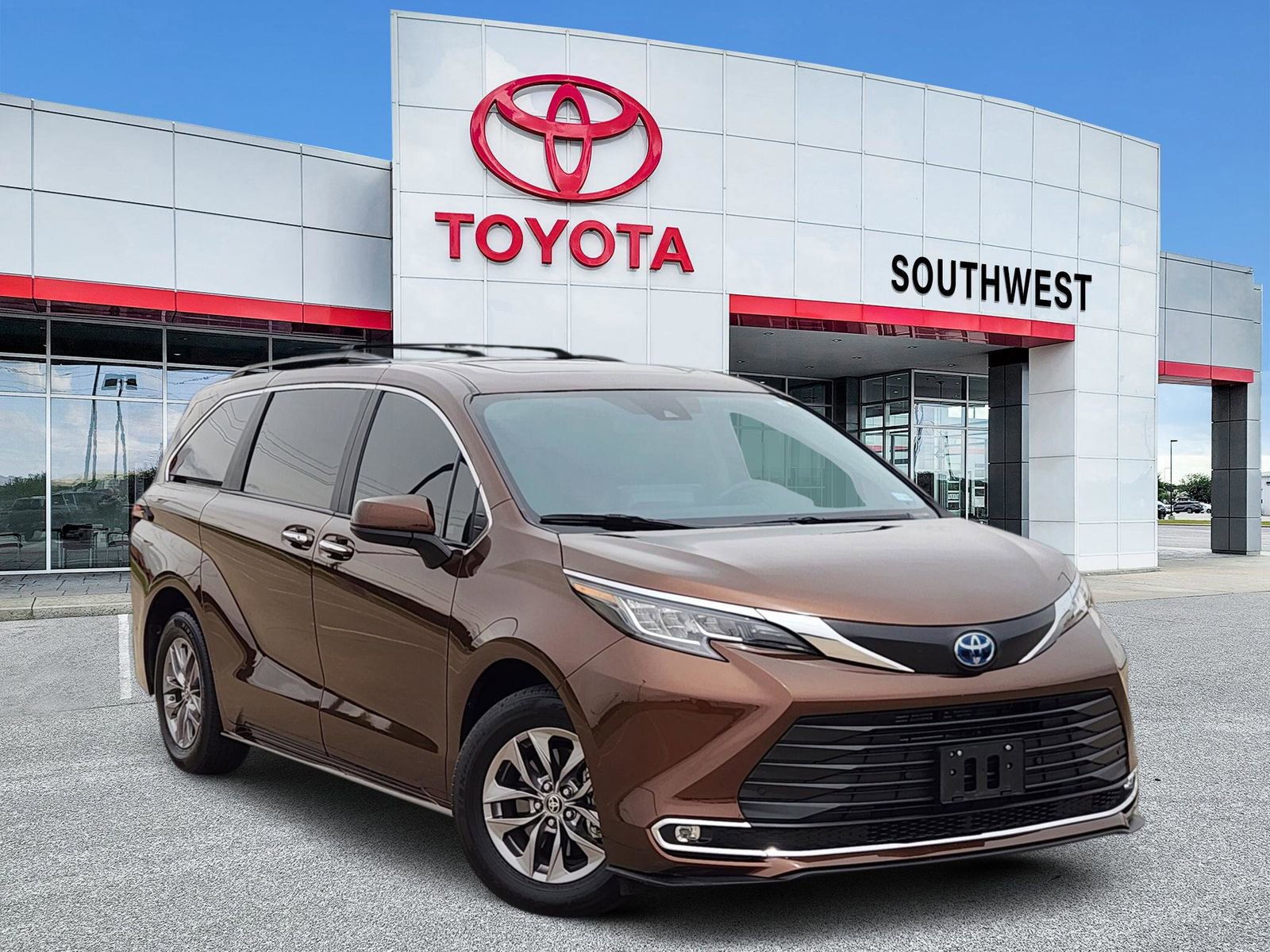 Used 2023 Toyota Sienna XLE