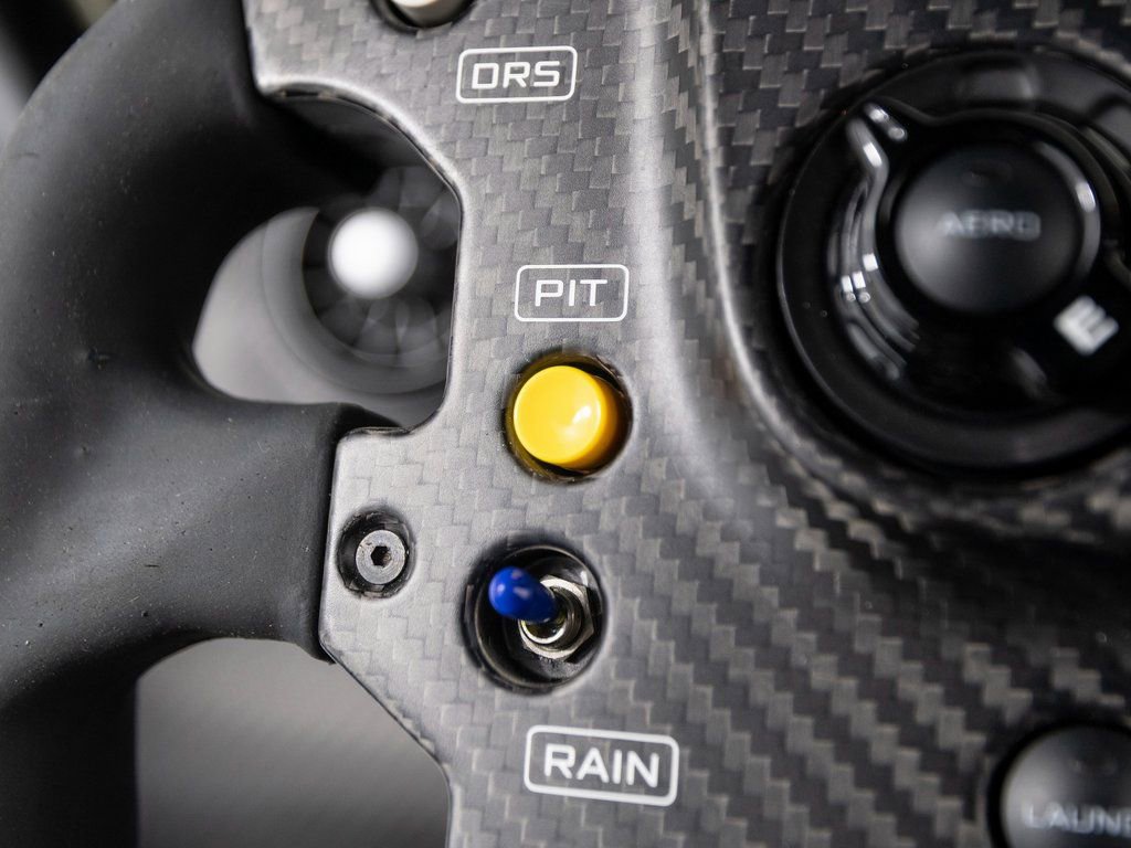 Used 2015 McLaren P1 photo 33