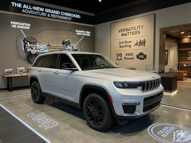 Used 2023 Jeep Grand Cherokee L Laredo w/ Luxury Tech Group I