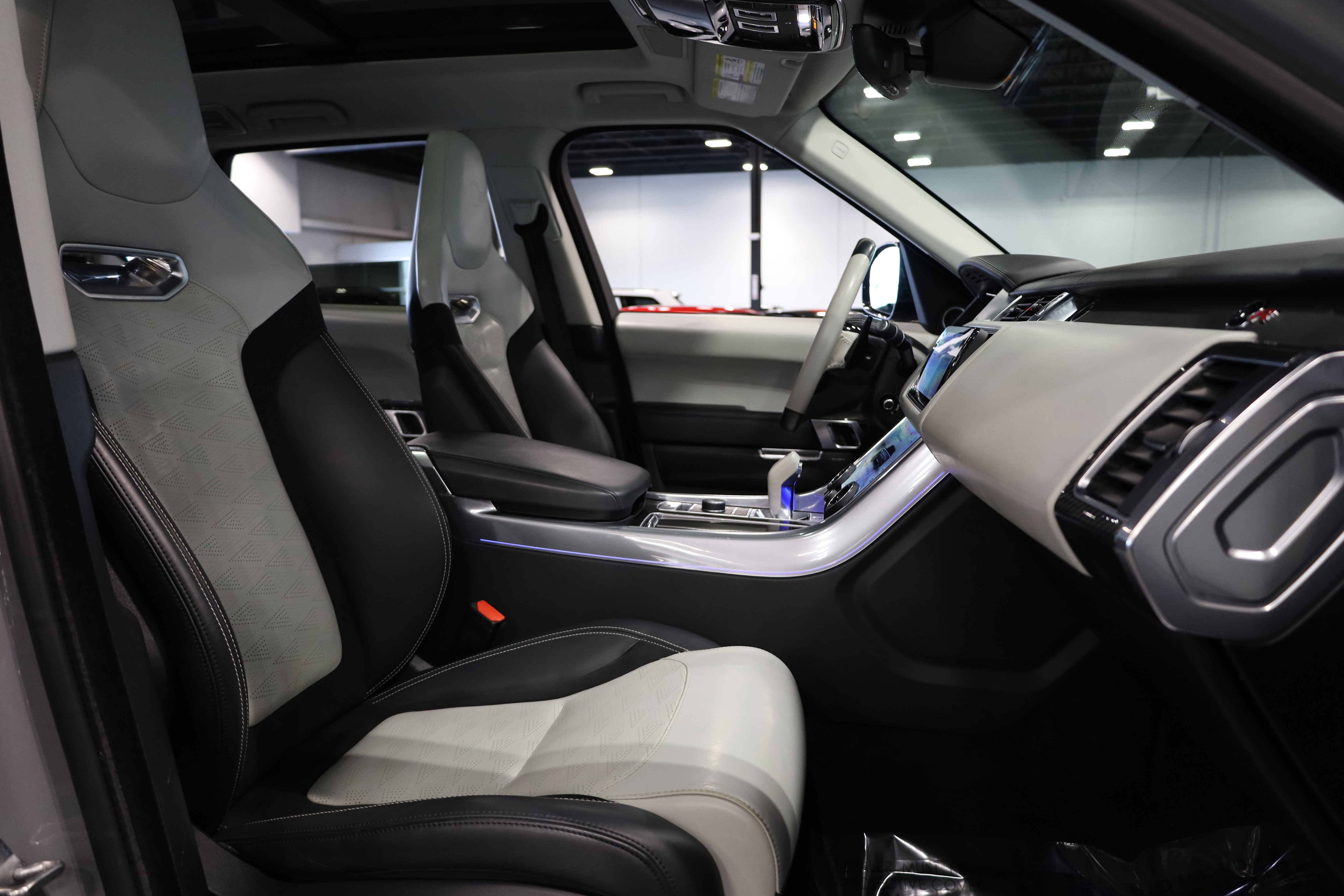 2022 Land Rover Range Rover Sport SVR Carbon Edition