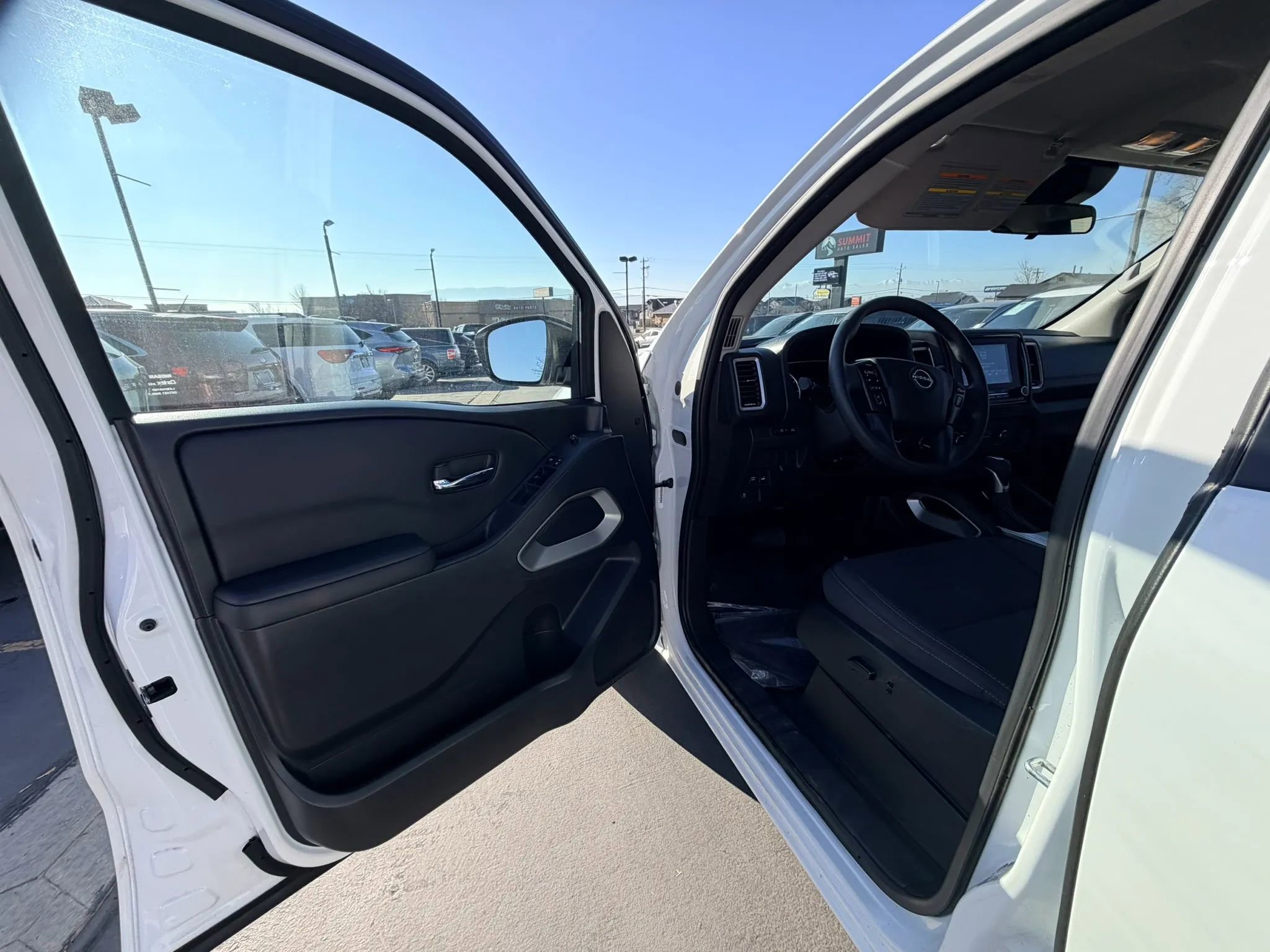 2023 Nissan Frontier SV