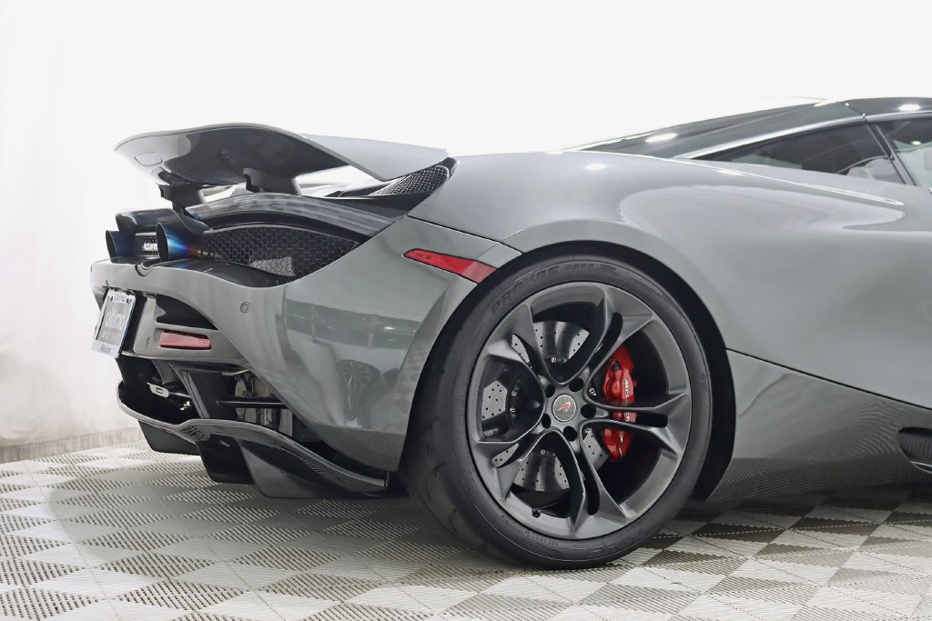 Used 2018 McLaren 720S Performance photo 18