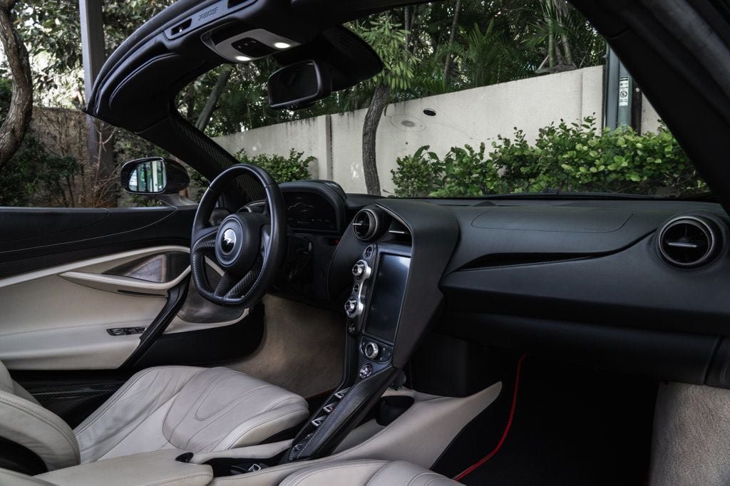 Used 2020 McLaren 720S Spider photo 23