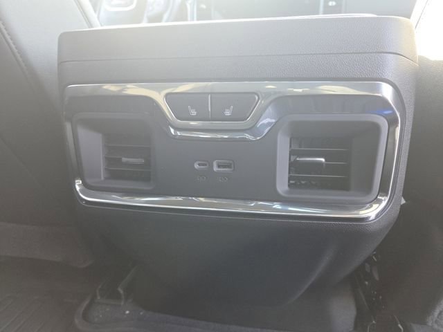 2025 GMC Sierra 3500 SLT