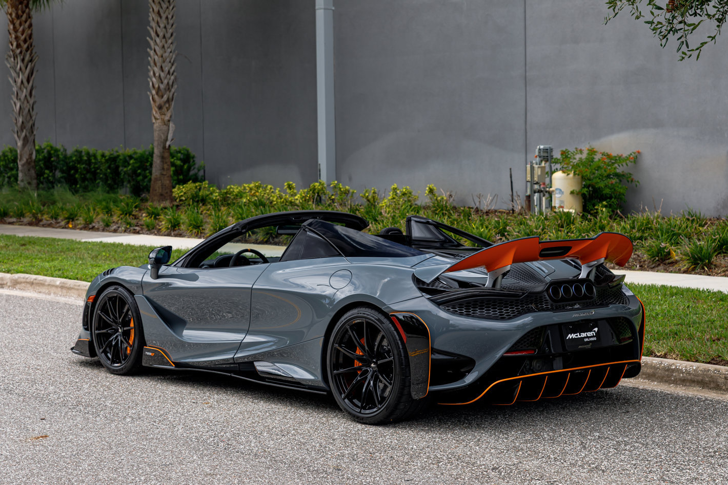 Used 2022 McLaren 765LT photo 32
