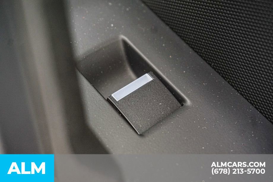 2023 Land Rover Defender 130 SE