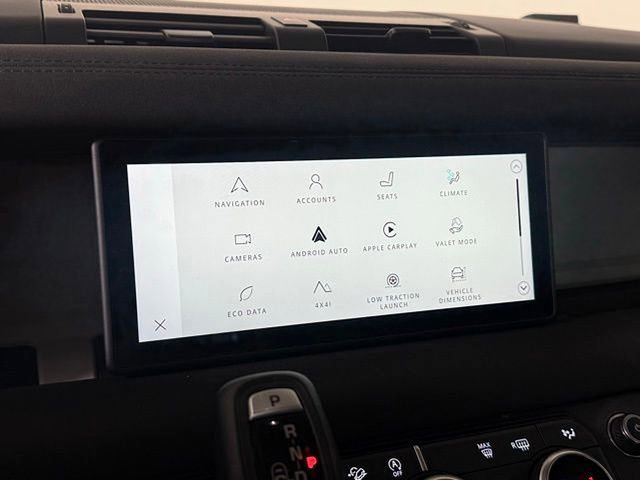 2022 Land Rover Defender 110 SE