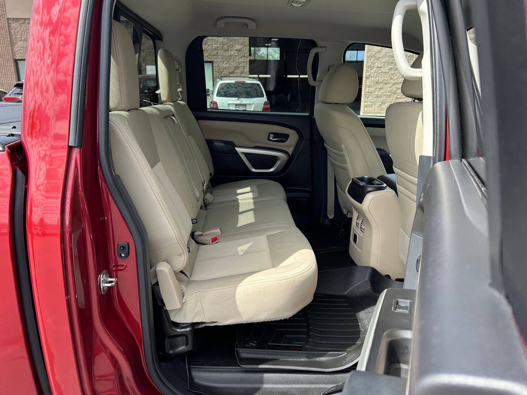 2017 Nissan Titan SV