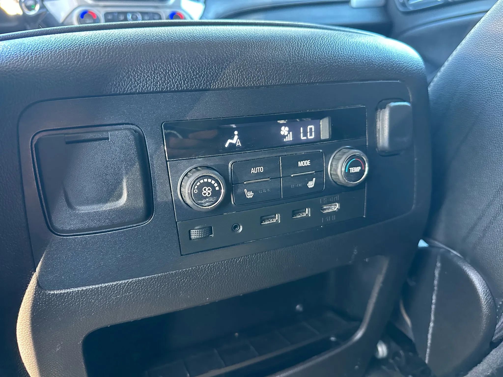 2017 GMC Yukon XL SLT