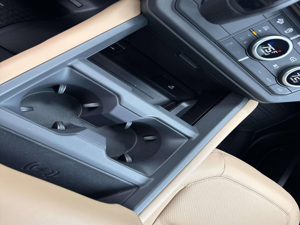 2026 Land Rover Defender 110 X-Dynamic SE