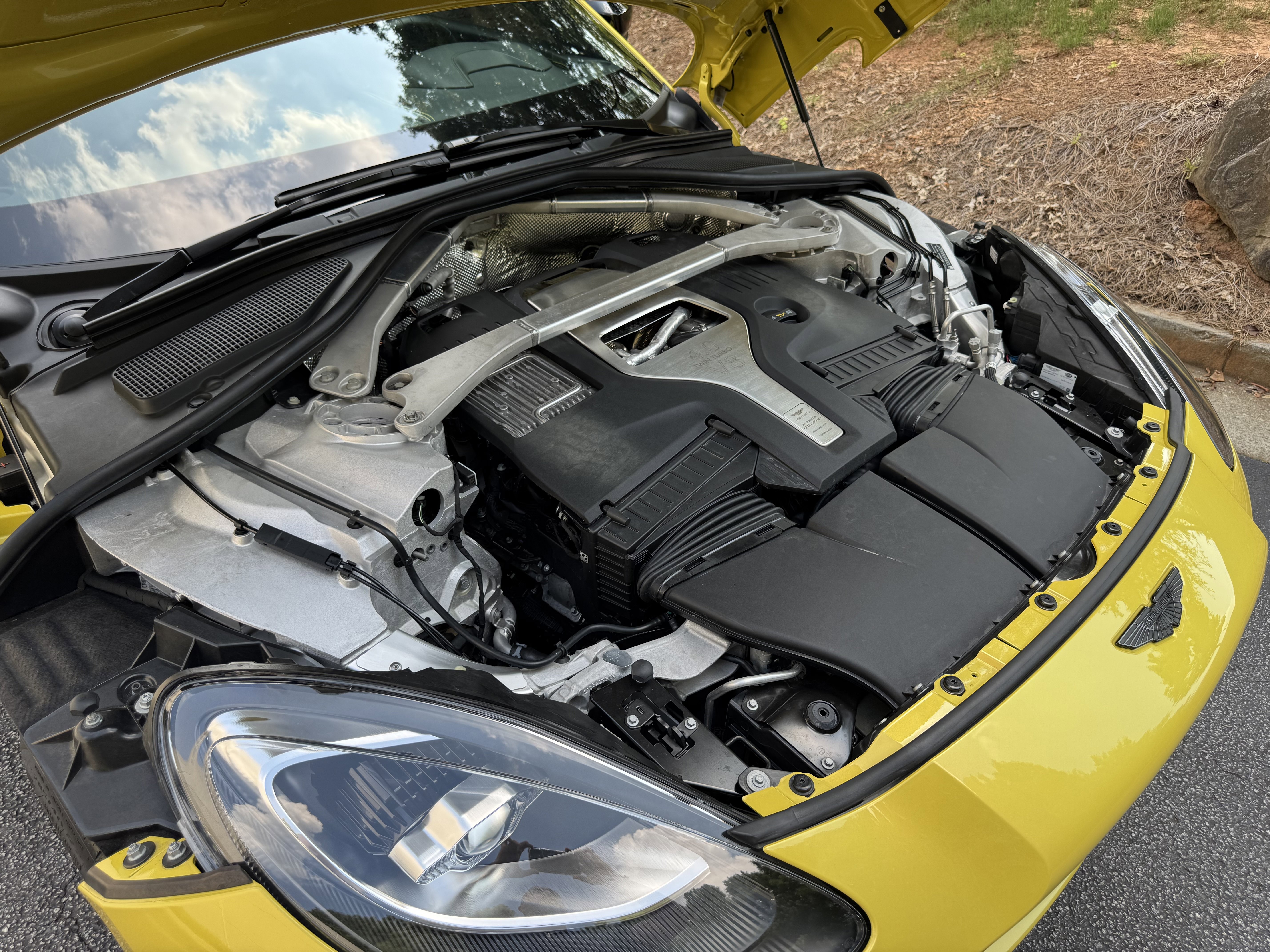 2021 Aston Martin DBX