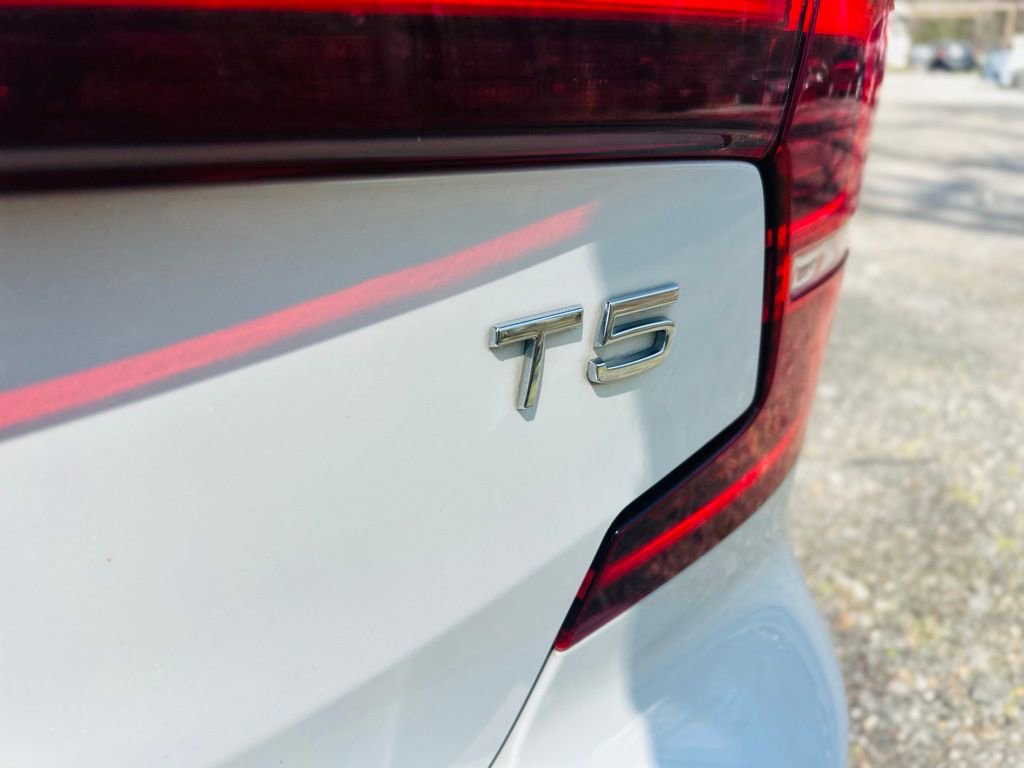 2020 Volvo S60 T5 Momentum