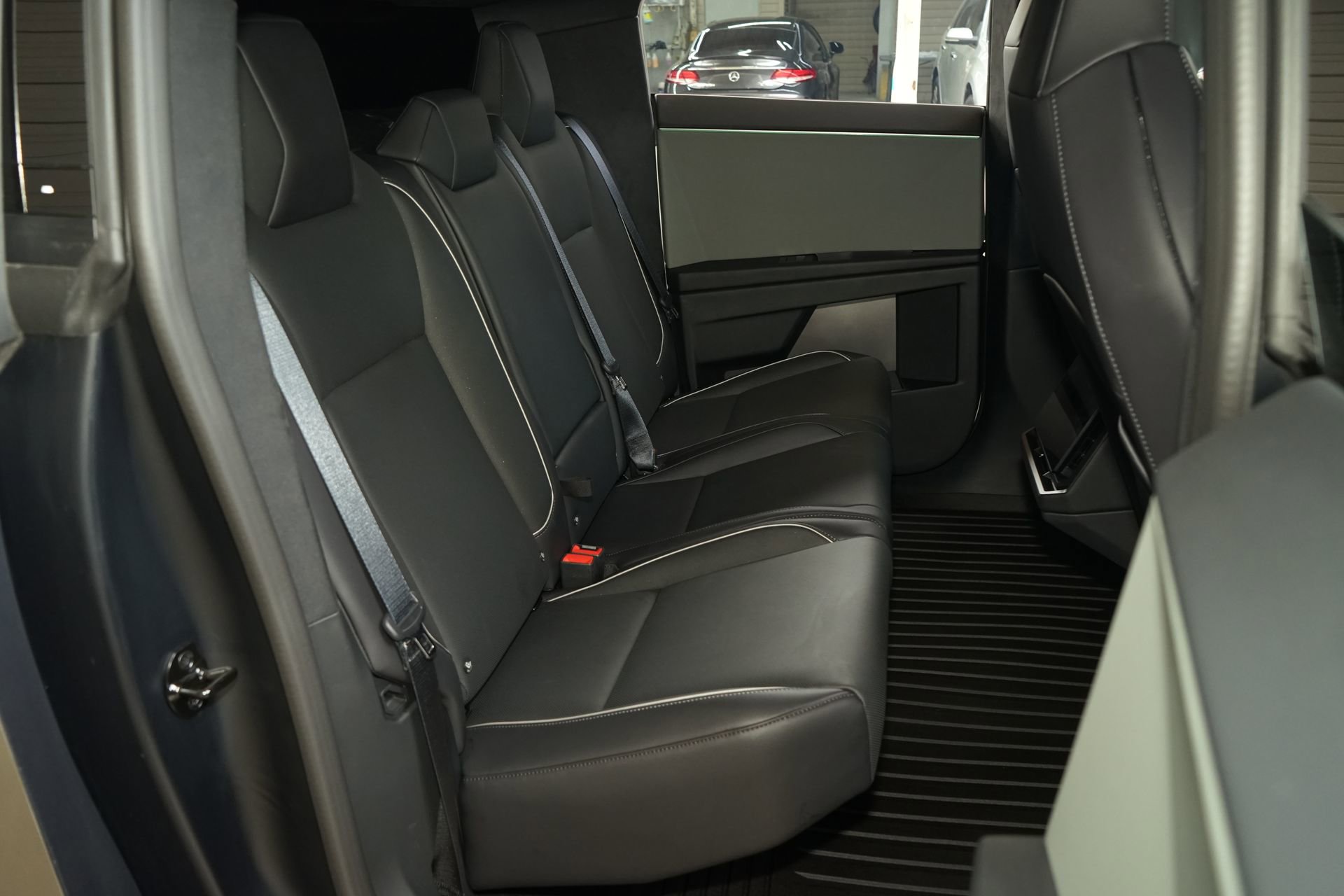 2024 Tesla Cybertruck Cyberbeast