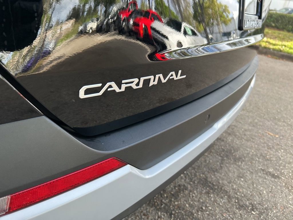 2025 Kia Carnival EX