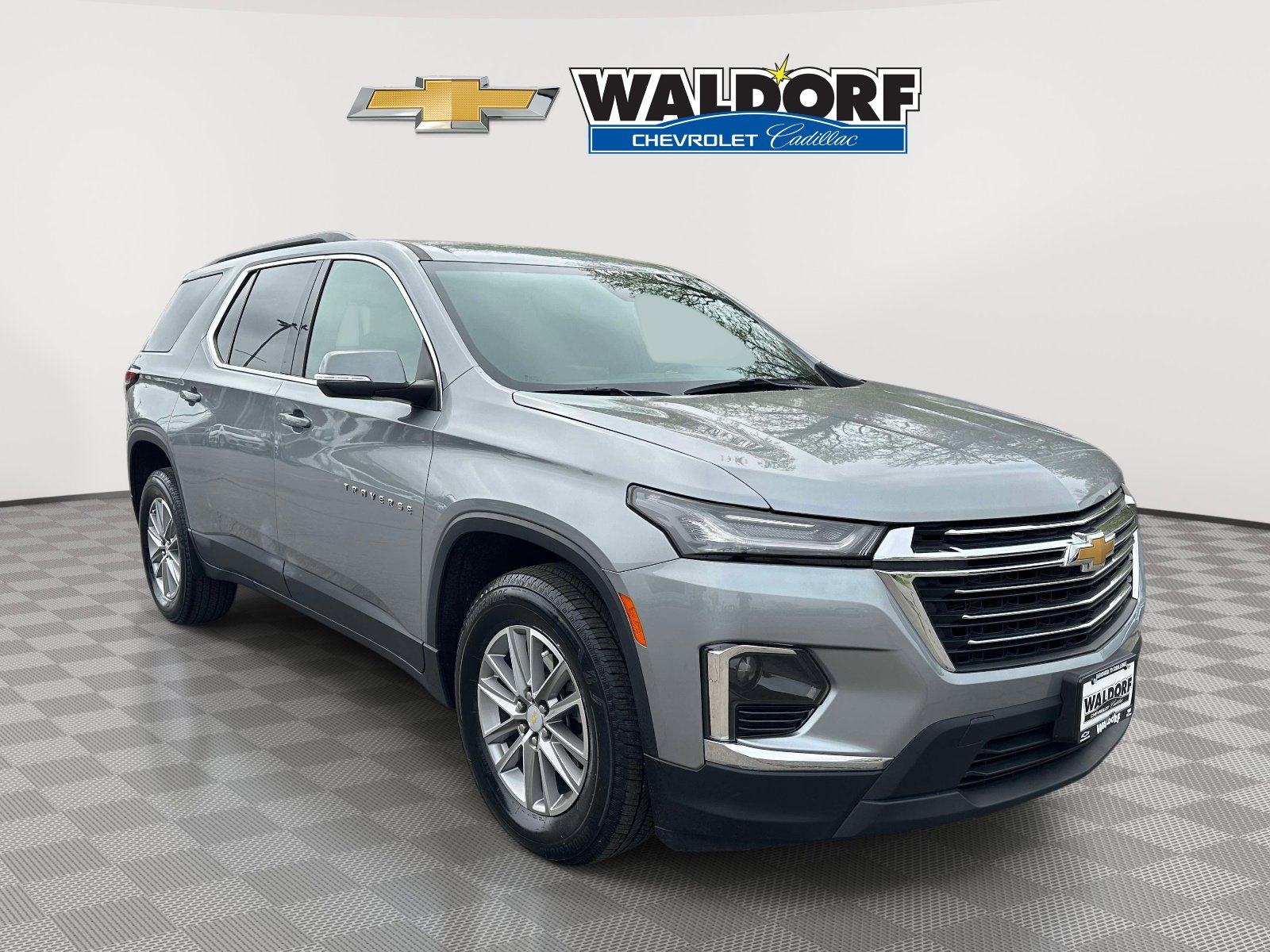 Used 2023 Chevrolet Traverse LT
