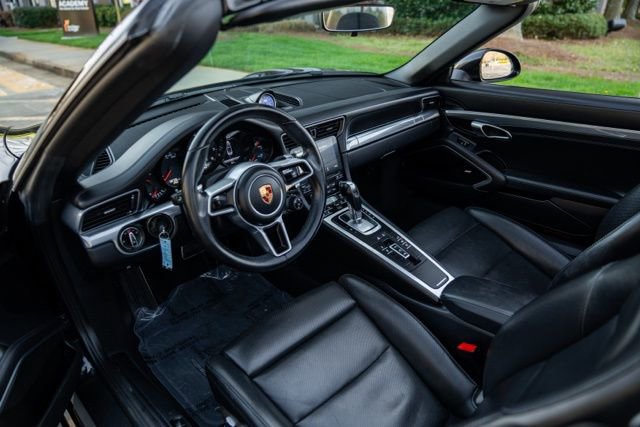 2019 Porsche 911 Carrera