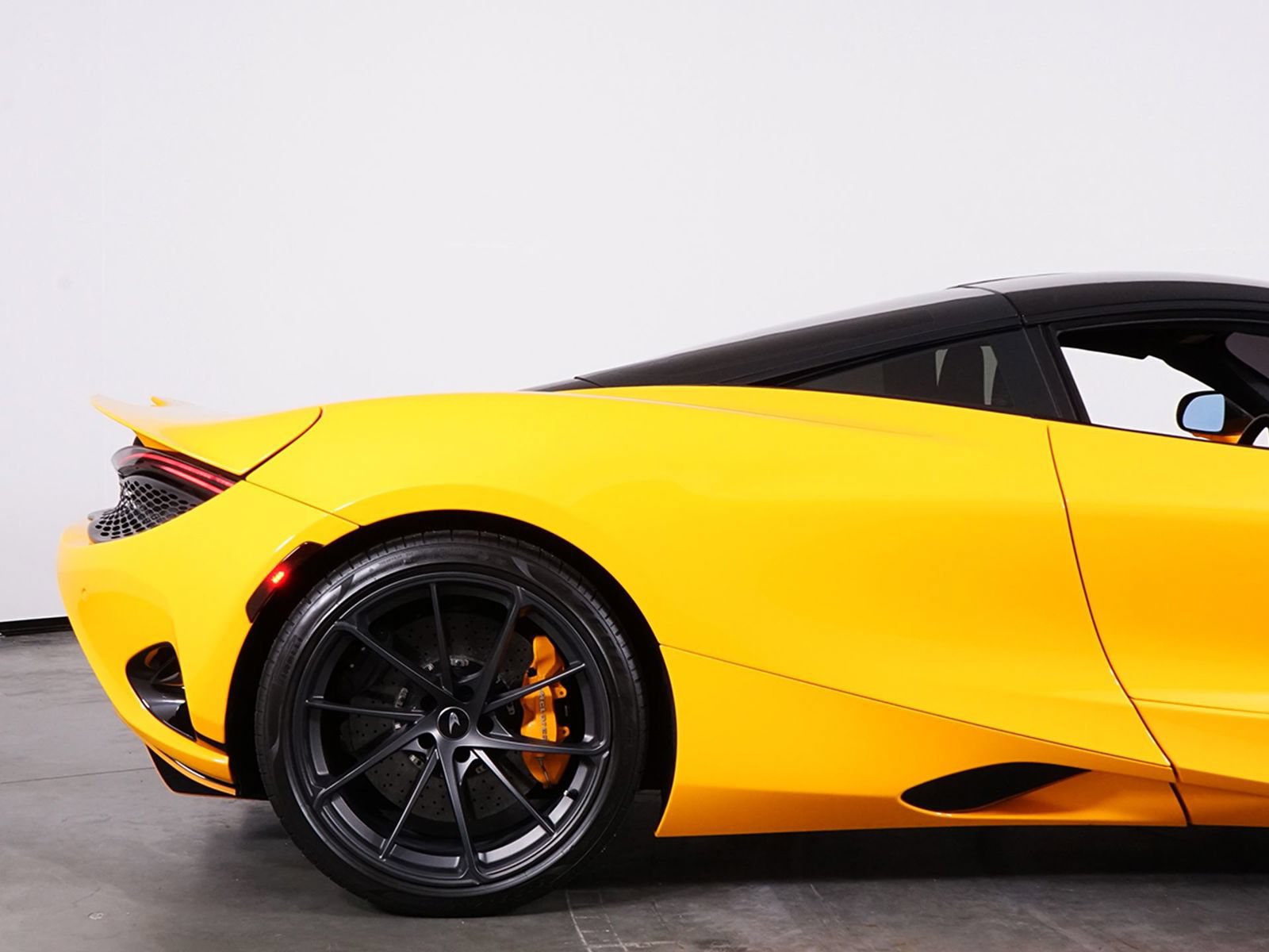 Used 2024 McLaren 750S photo 22