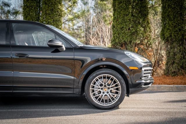 2022 Porsche Cayenne Platinum Edition