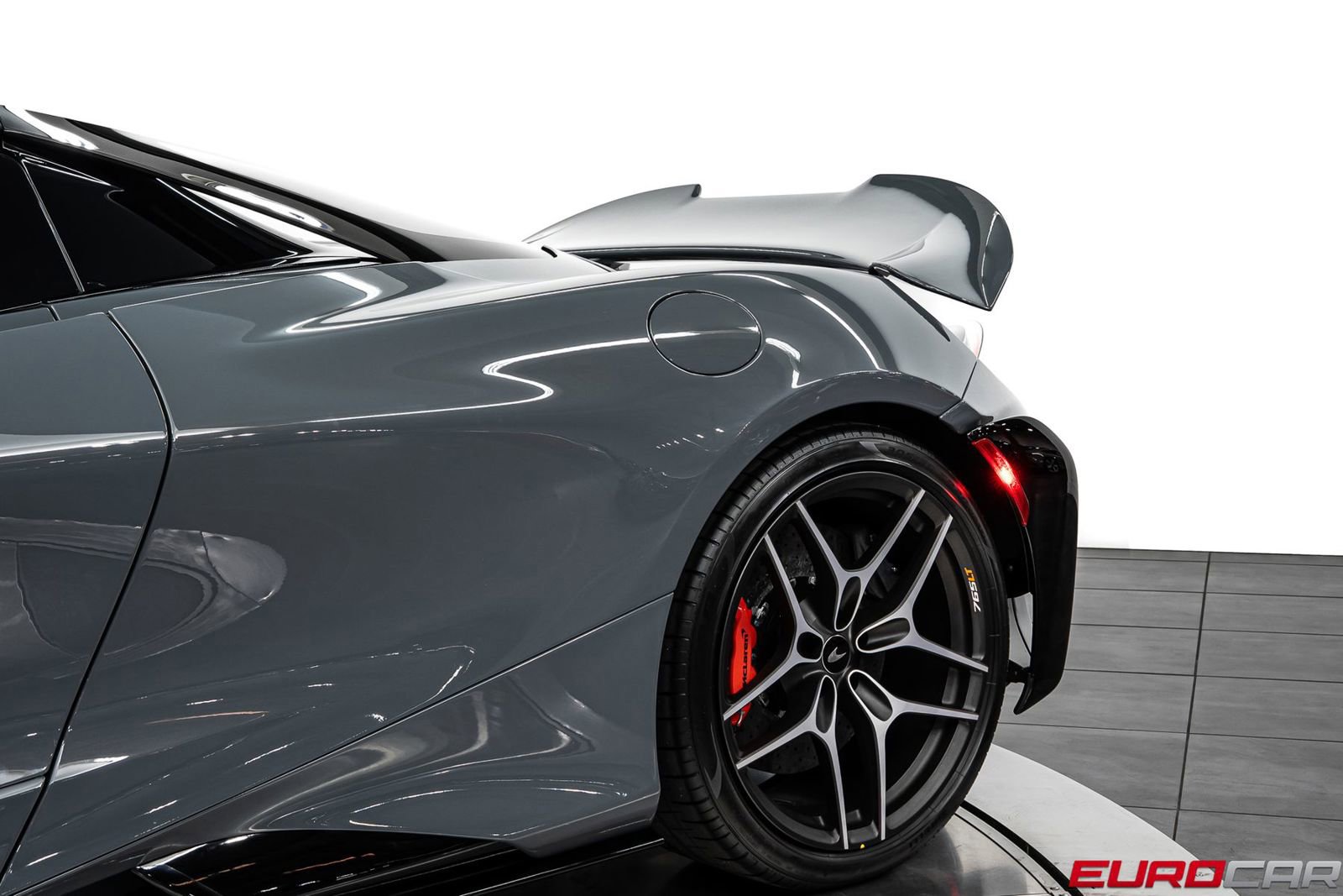 Used 2022 McLaren 765LT photo 21