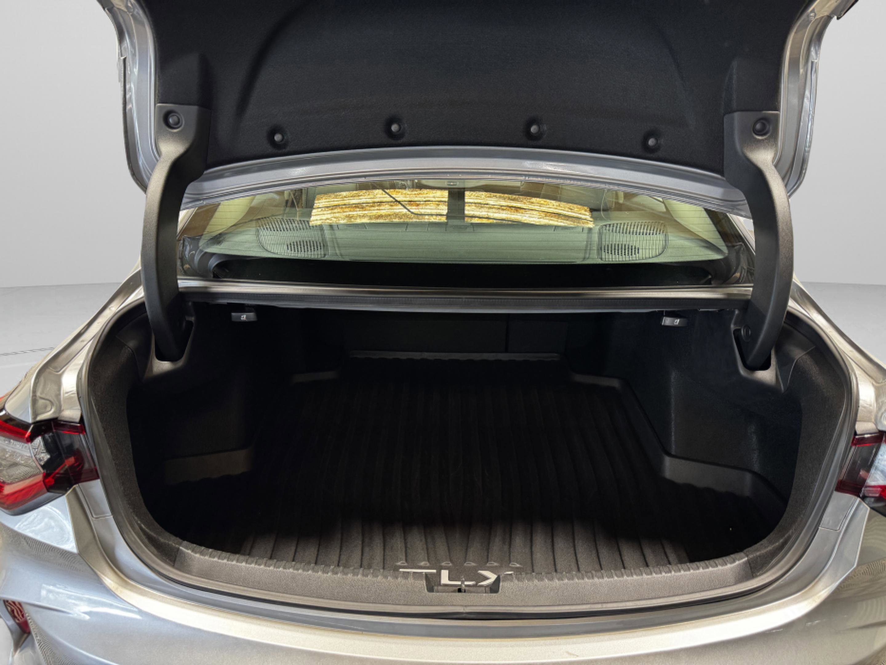 2023 Acura TLX w/ Technology Package