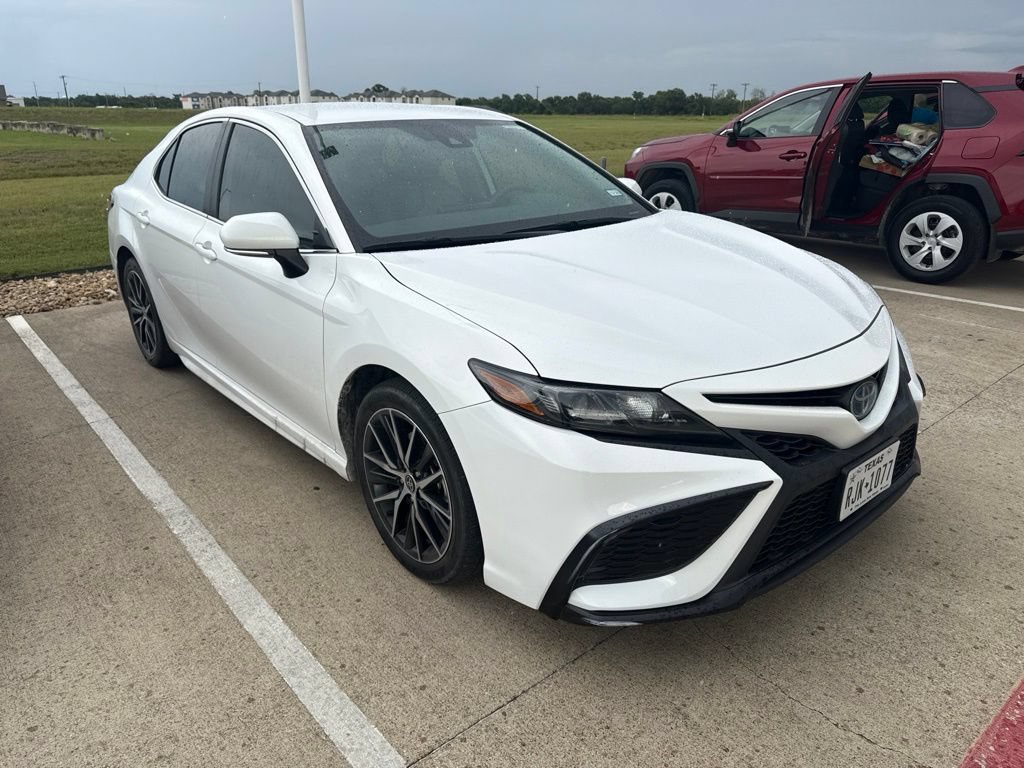 Used 2022 Toyota Camry SE