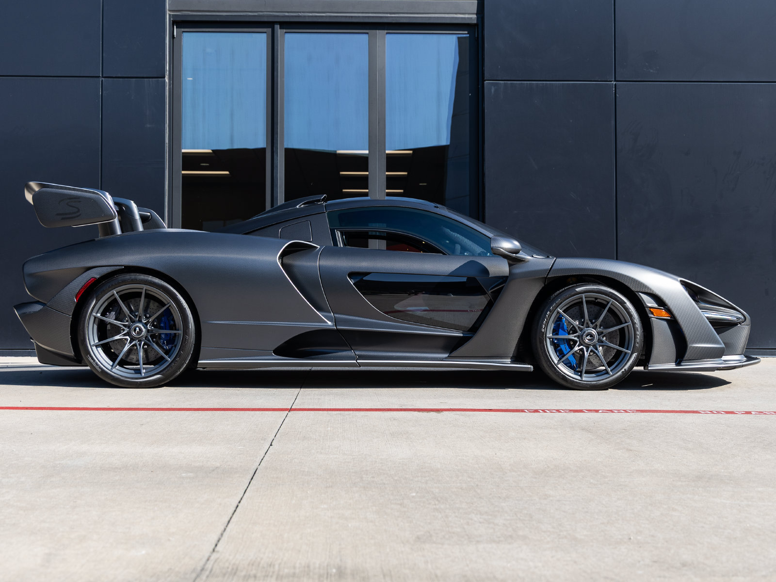 Used 2019 McLaren Senna photo 15