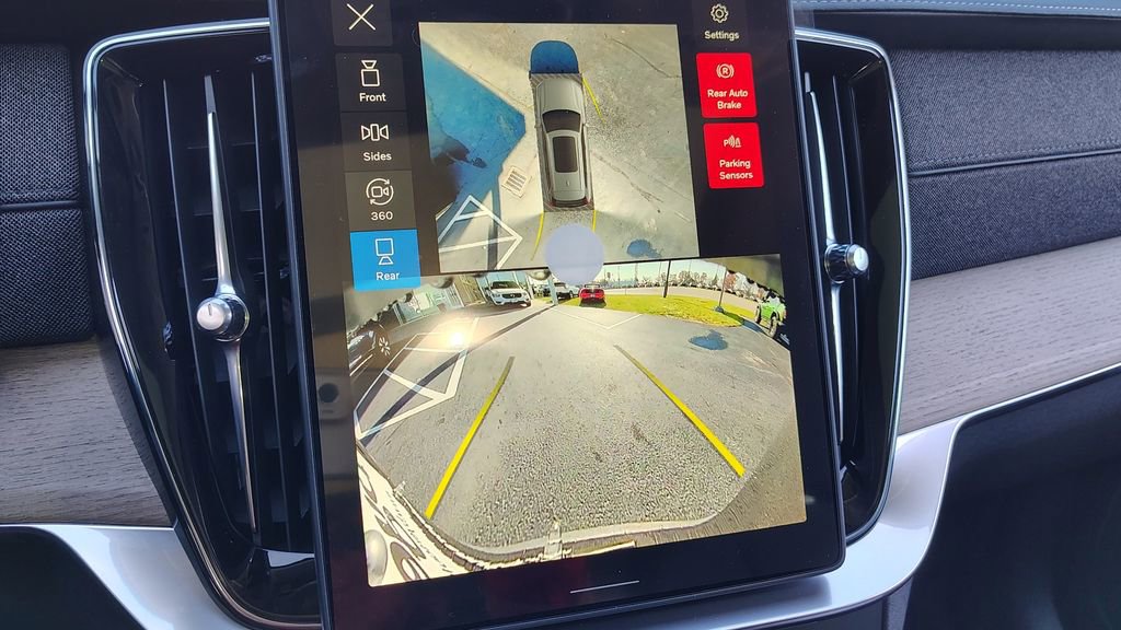 2026 Volvo Xc90 B6 Plus