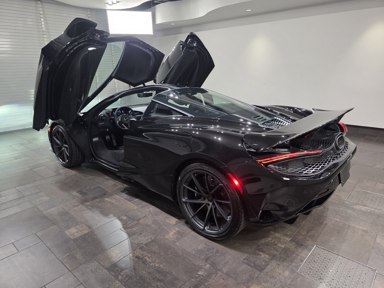 New 2026 McLaren 750S Coupe photo 22