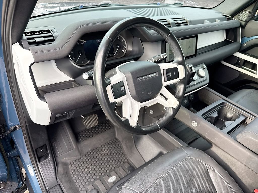 2023 Land Rover Defender 90 SE