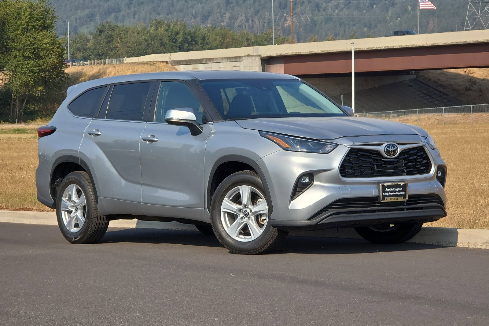 2024 Toyota Highlander LE