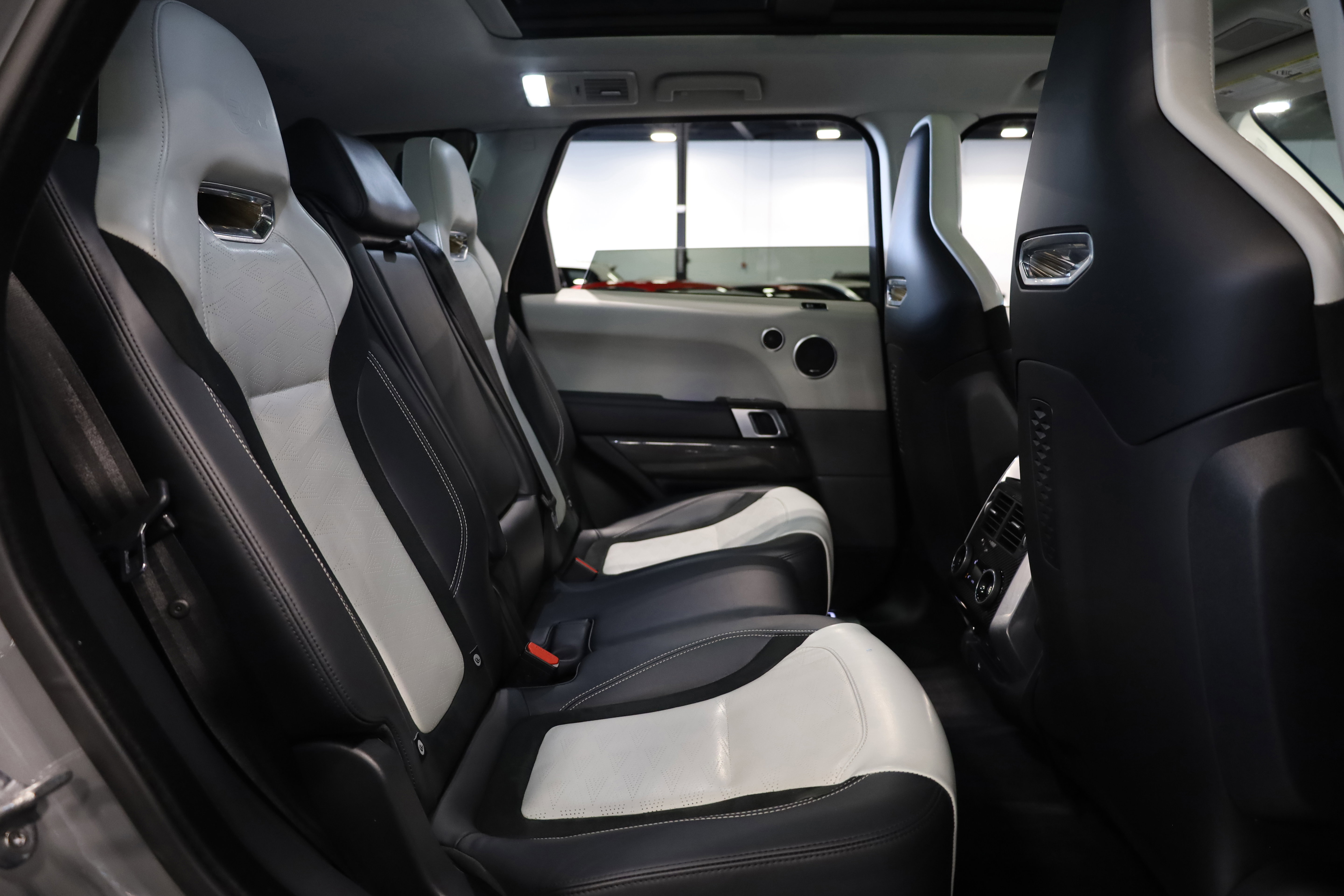 2022 Land Rover Range Rover Sport SVR Carbon Edition