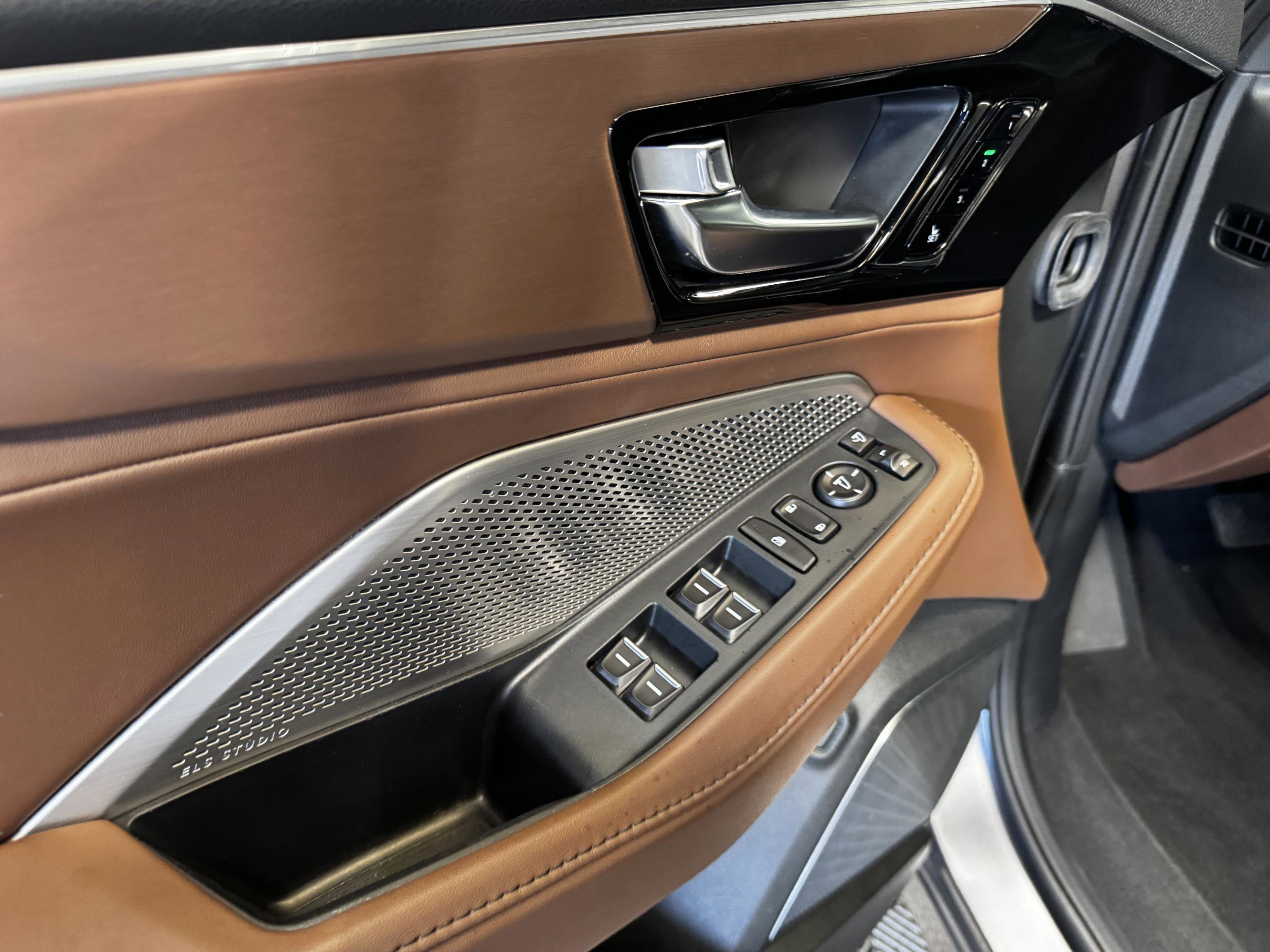 2023 Acura MDX FWD w/ Technology Package