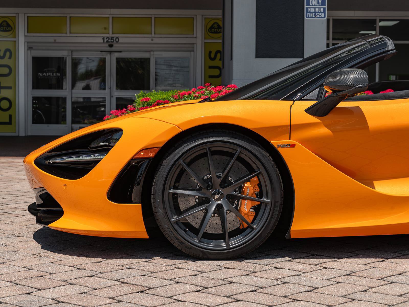 Used 2022 McLaren 720S Performance photo 39