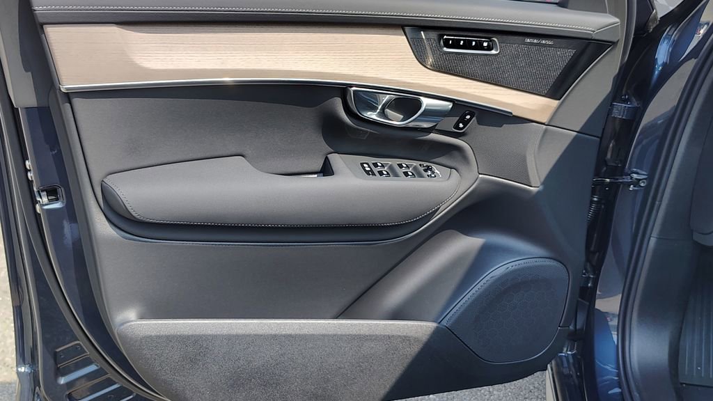 2026 Volvo Xc90 B6 Plus