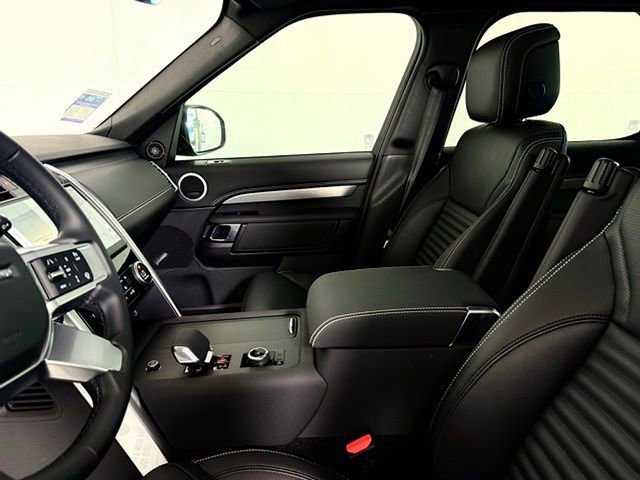 2025 Land Rover Discovery Dynamic SE