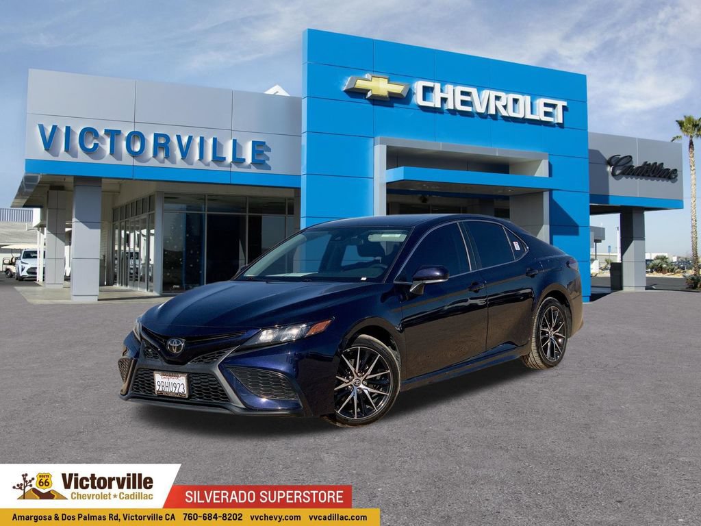 Used 2022 Toyota Camry SE w/ Carpet Mat Package (TMS)