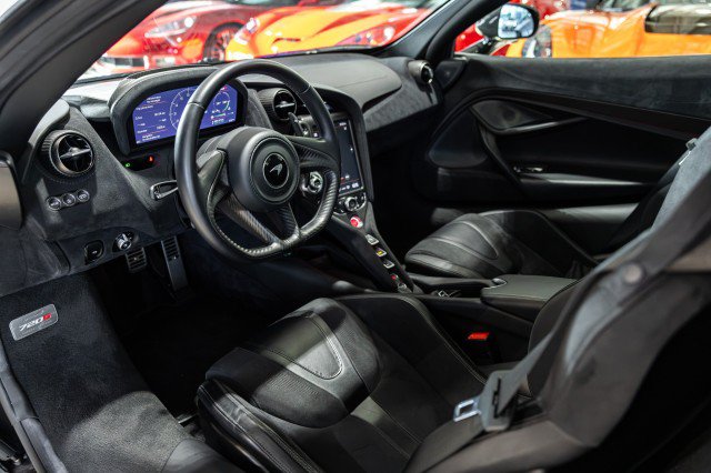 Used 2020 McLaren 720S Spider photo 11