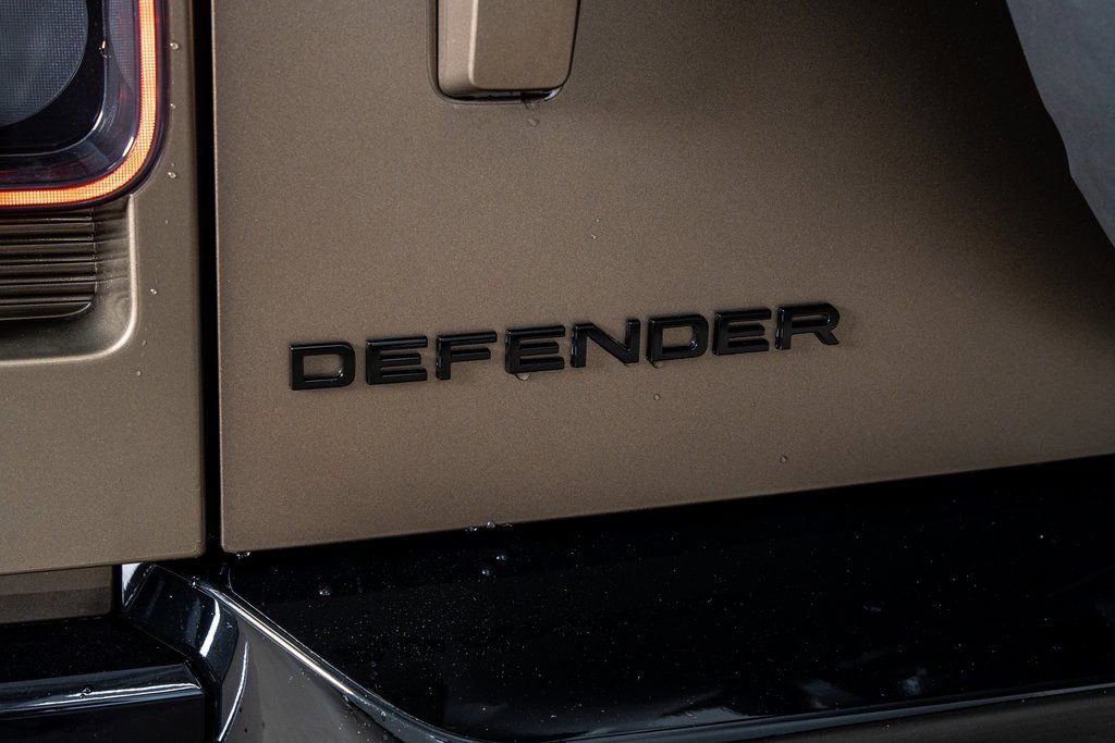 2025 Land Rover Defender 110 X