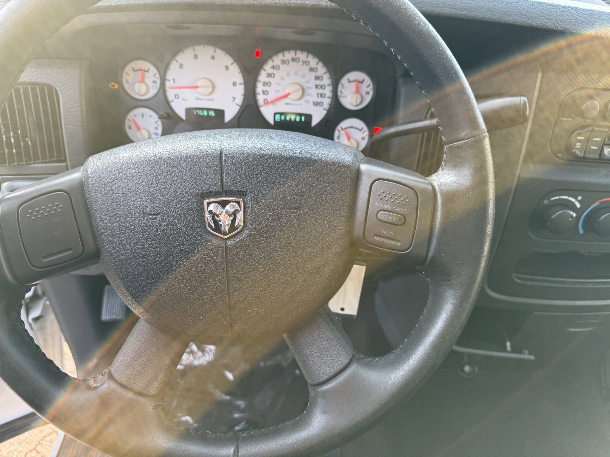 2005 Dodge Ram 1500 Truck SLT